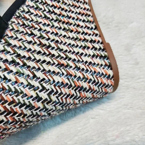 a Wide - Picture 7 of 10